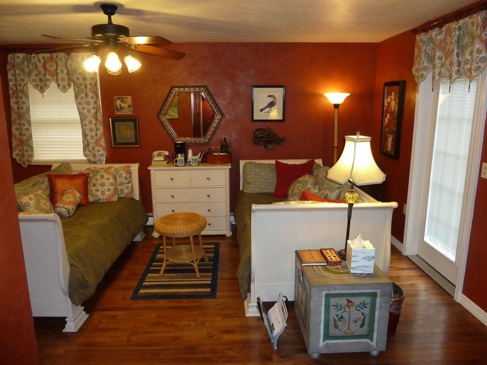 Bad Rock Bed And Breakfast Inn Columbia Falls Exterior foto