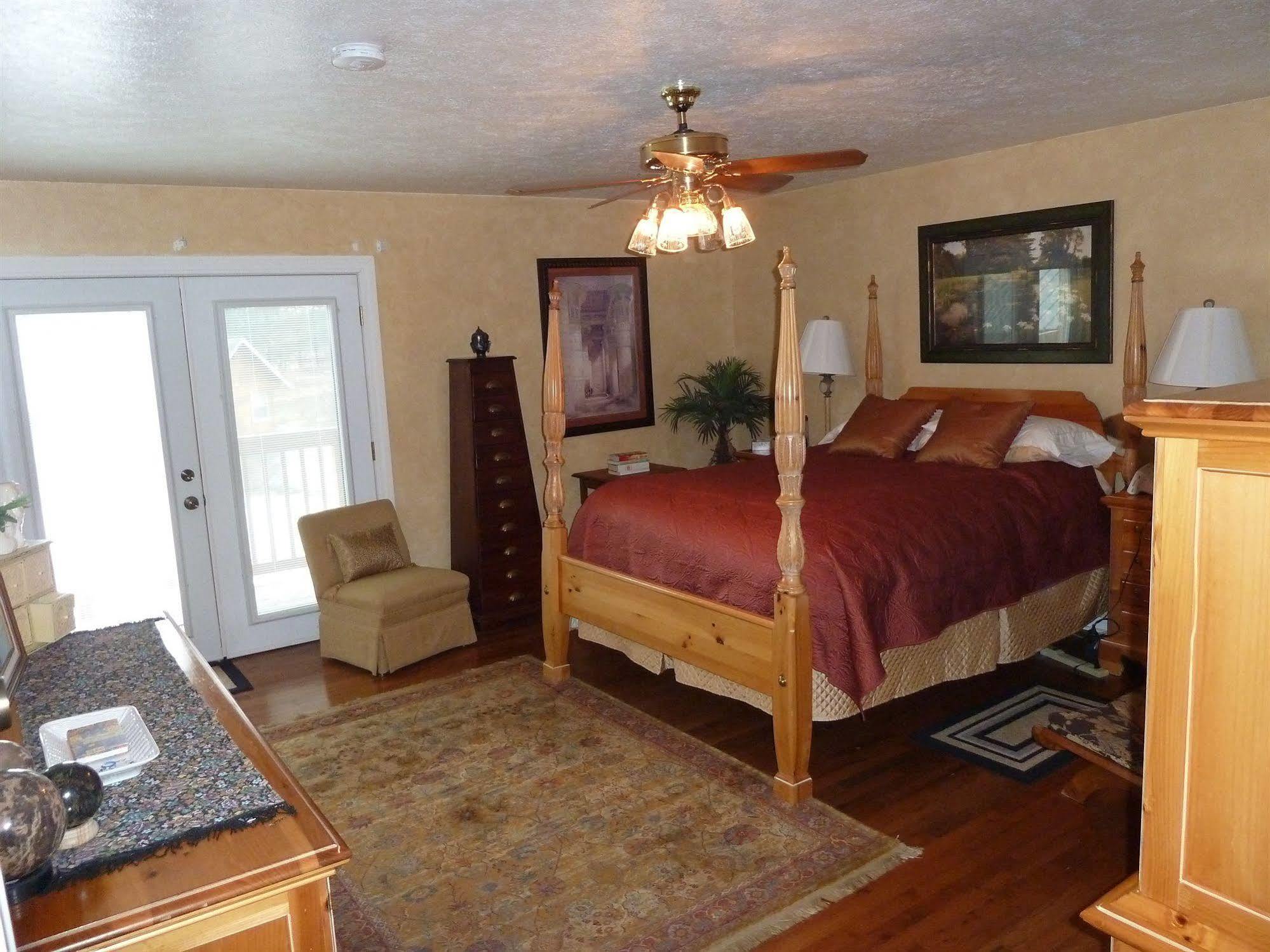 Bad Rock Bed And Breakfast Inn Columbia Falls Exterior foto